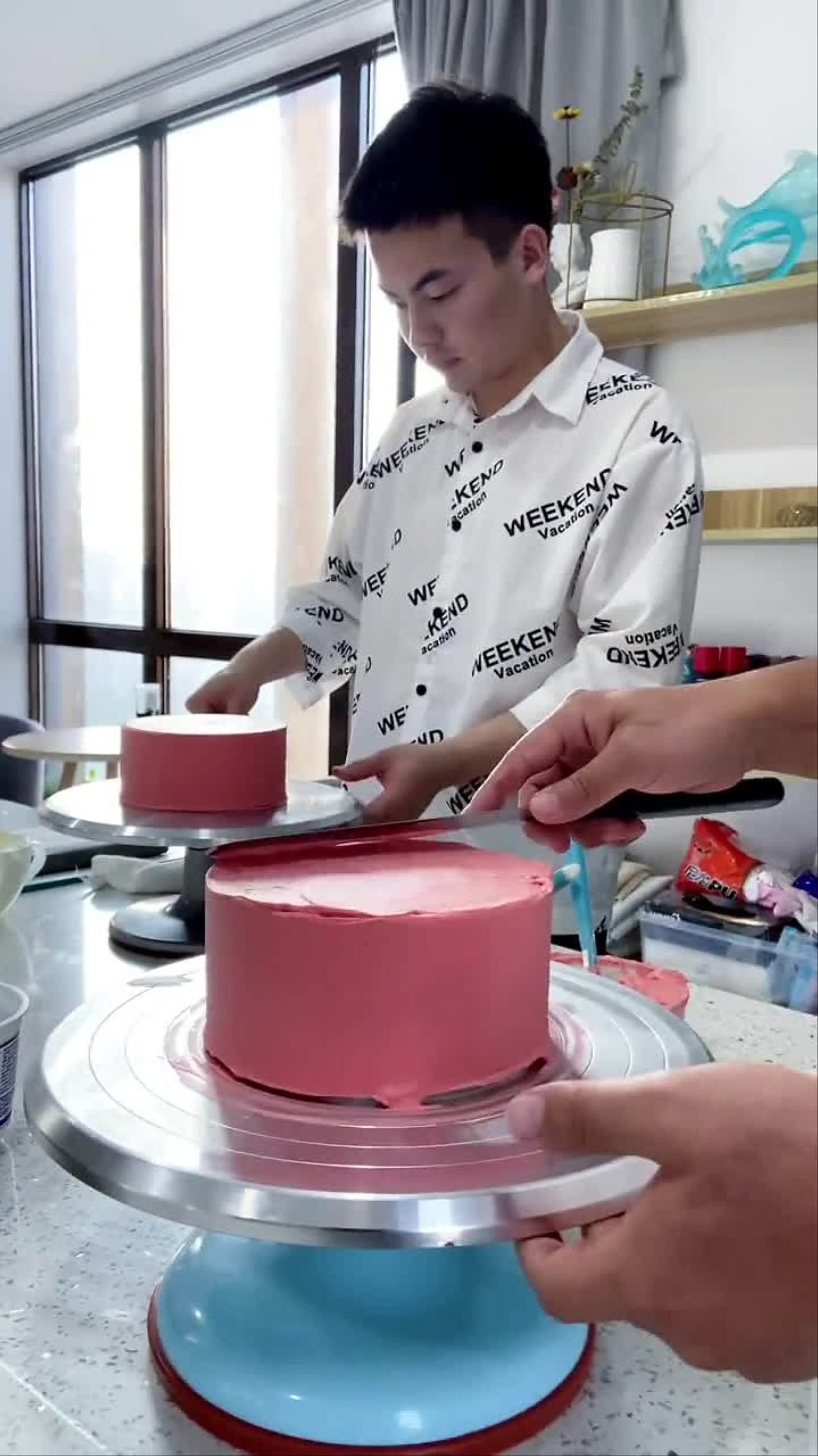 六一就是要快乐呀跟我学烘焙手绘蛋糕儿童节也要加油鸭!