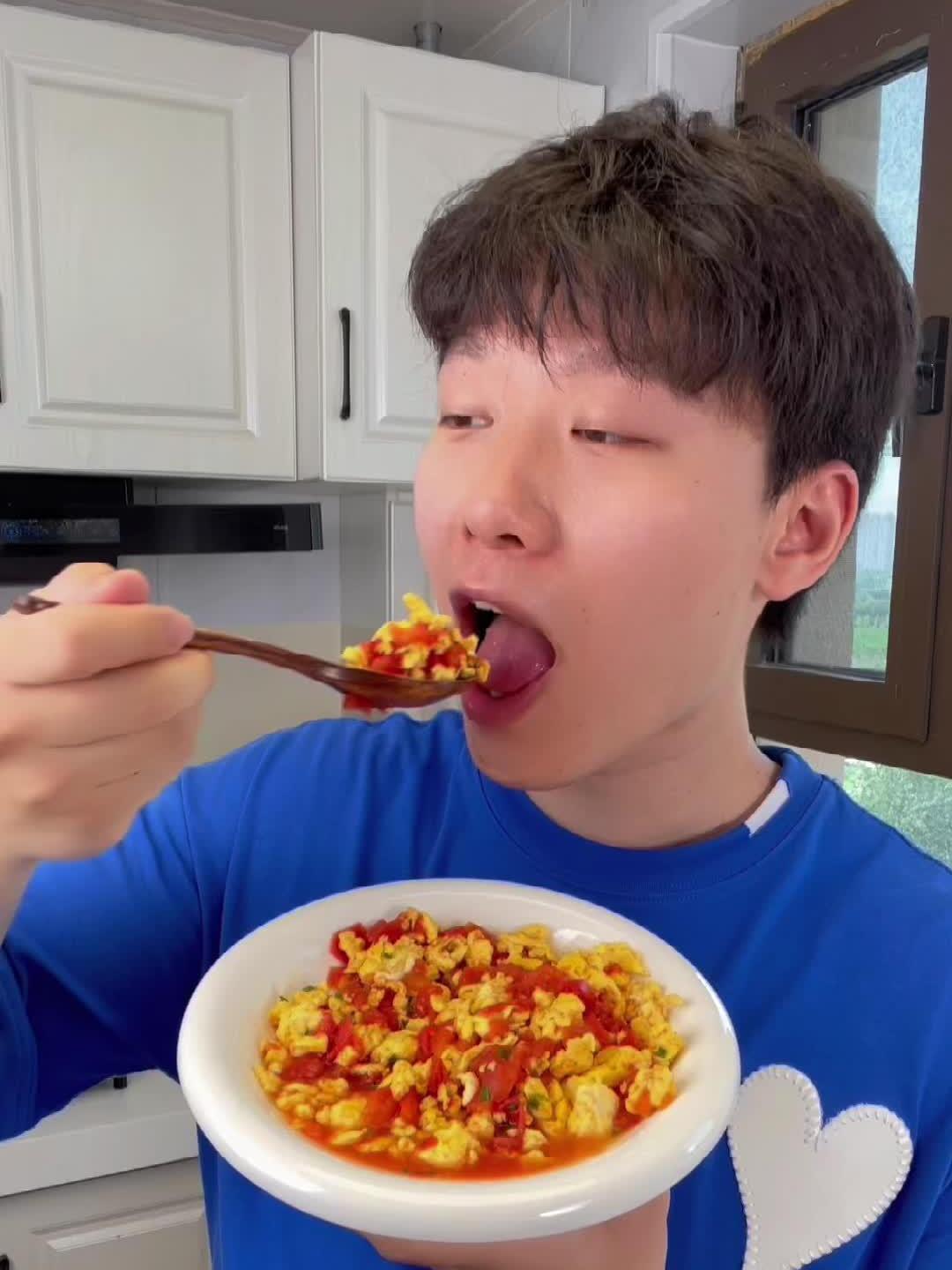 不放一滴油!居然做出这么好吃的西红柿炒鸡蛋,减脂期的幸福!
