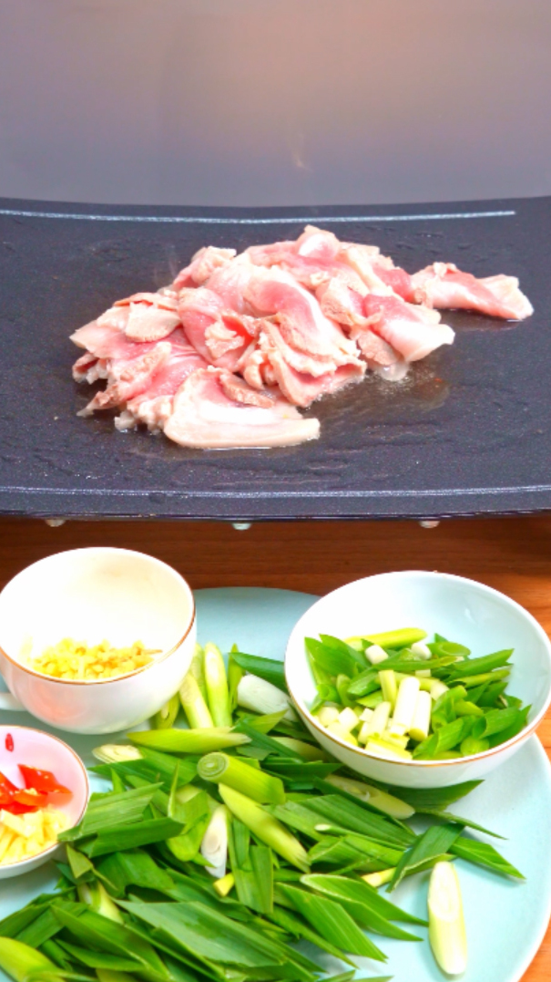 嘎嘎香的「铁板烧回锅肉」——abien炙爱板烧 美食烹饪测评