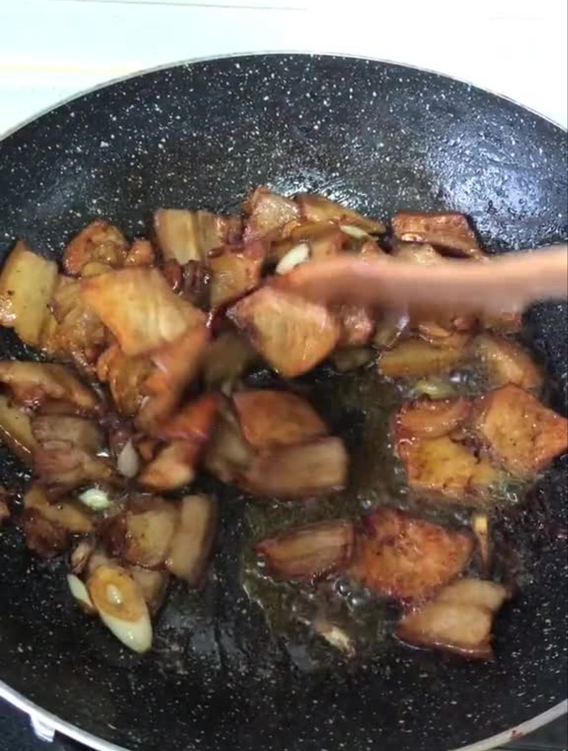 不知道吃啥就熬菜吧,各种菜放在一起做一大盆山西运城