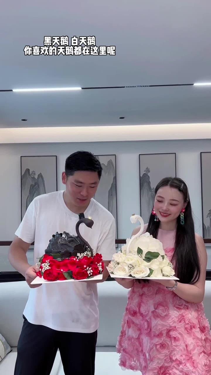 鲜花还是蛋糕?小朋友才做选择,我都要