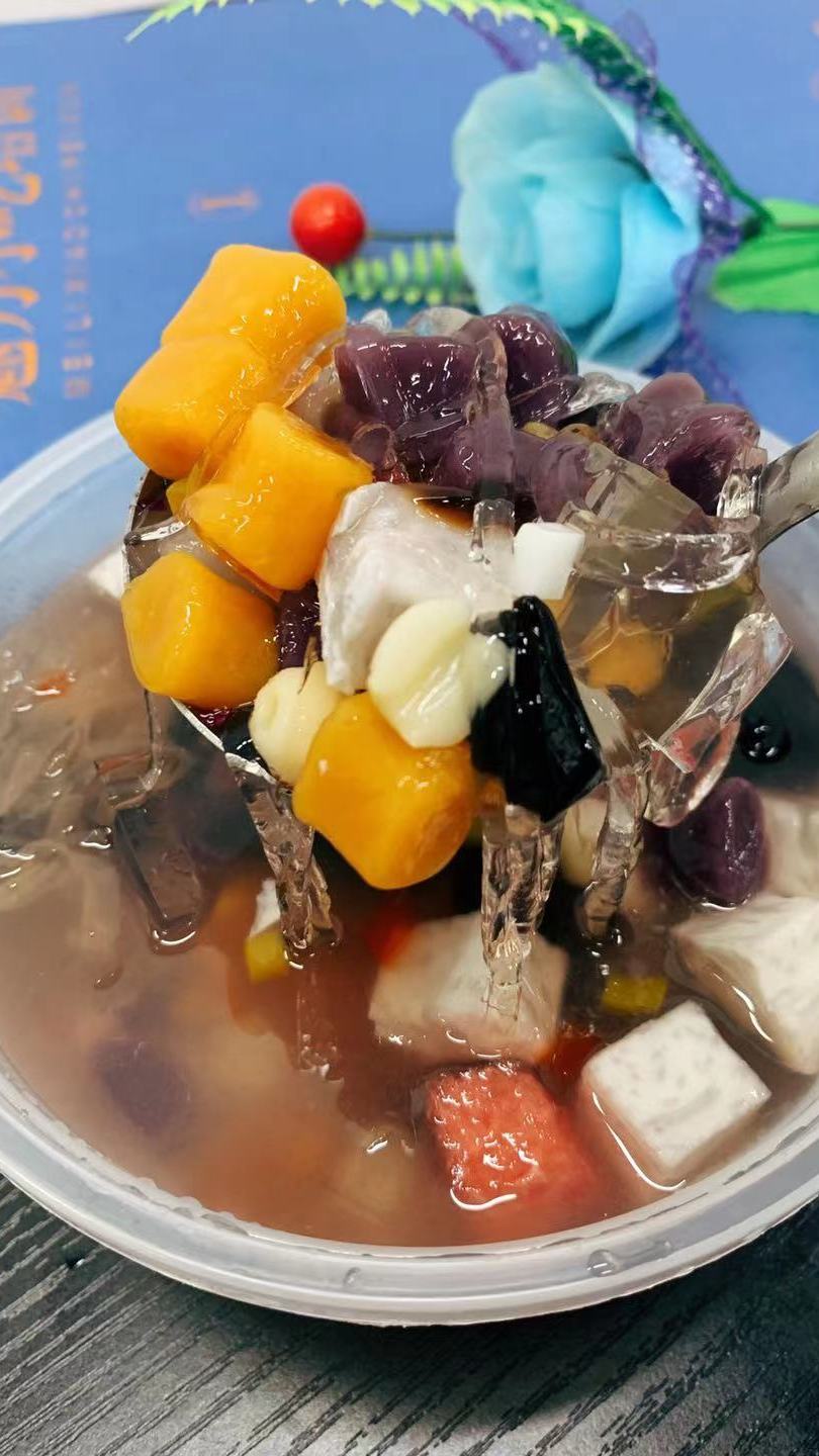 四果汤的制作流程,原材料芋圆怎么制作?小吃培训,包学会