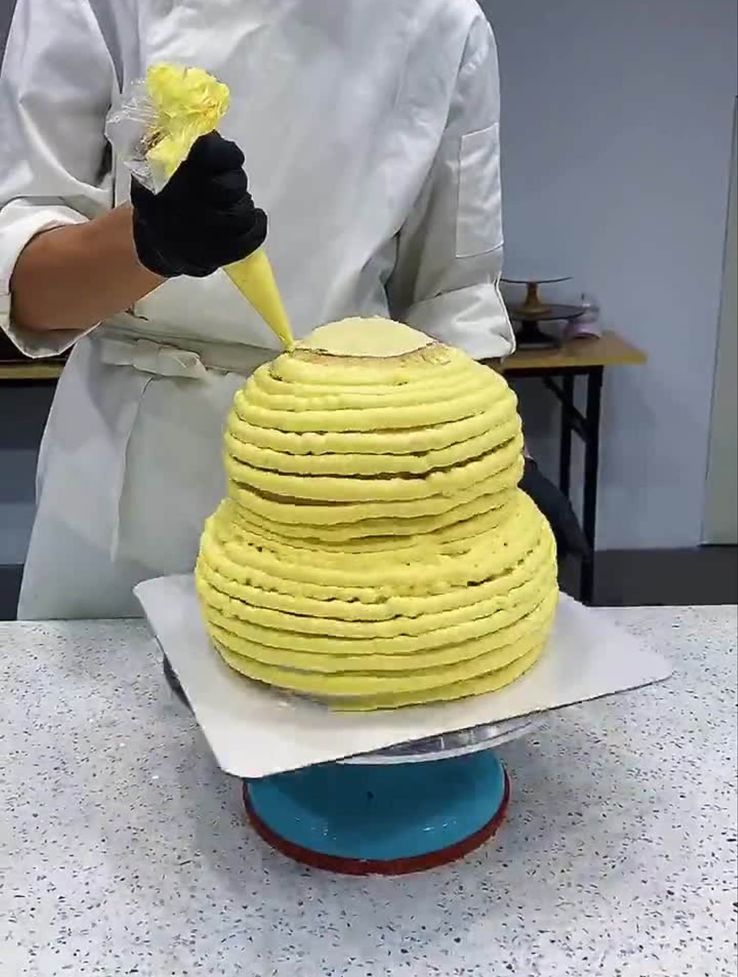 创意蛋糕我要上热门和平精英小黄鸭挑战最有创意蛋糕之小黄鸭