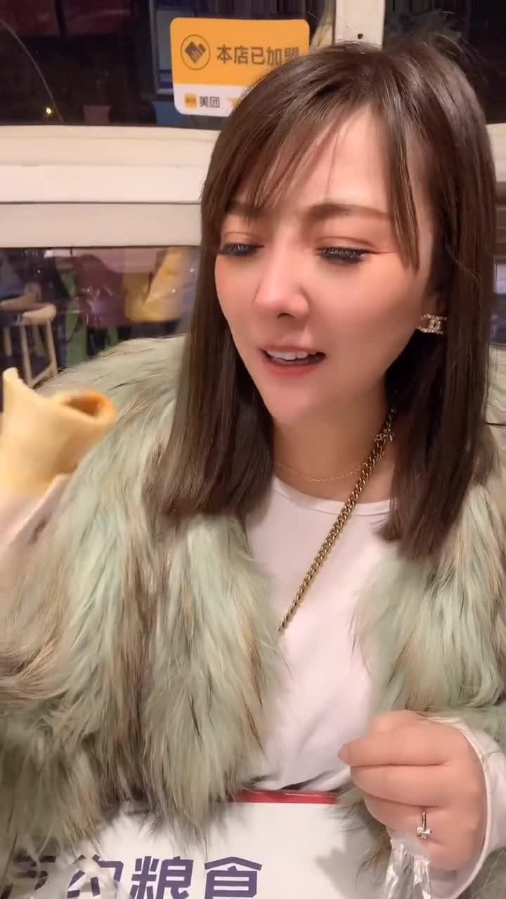 臭豆腐烤冷面真是神奇的存在!越臭越香怎么做到的?!