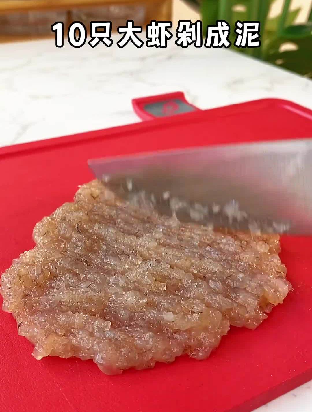 这个是真的好吃,宝宝版的铁板虾滑,鲜嫩Q弹,真的太好吃了