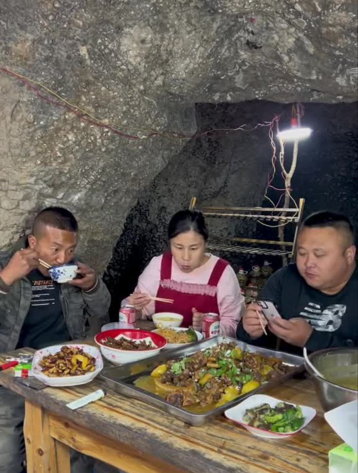 记录真实生活大山里的原生态玉米粥