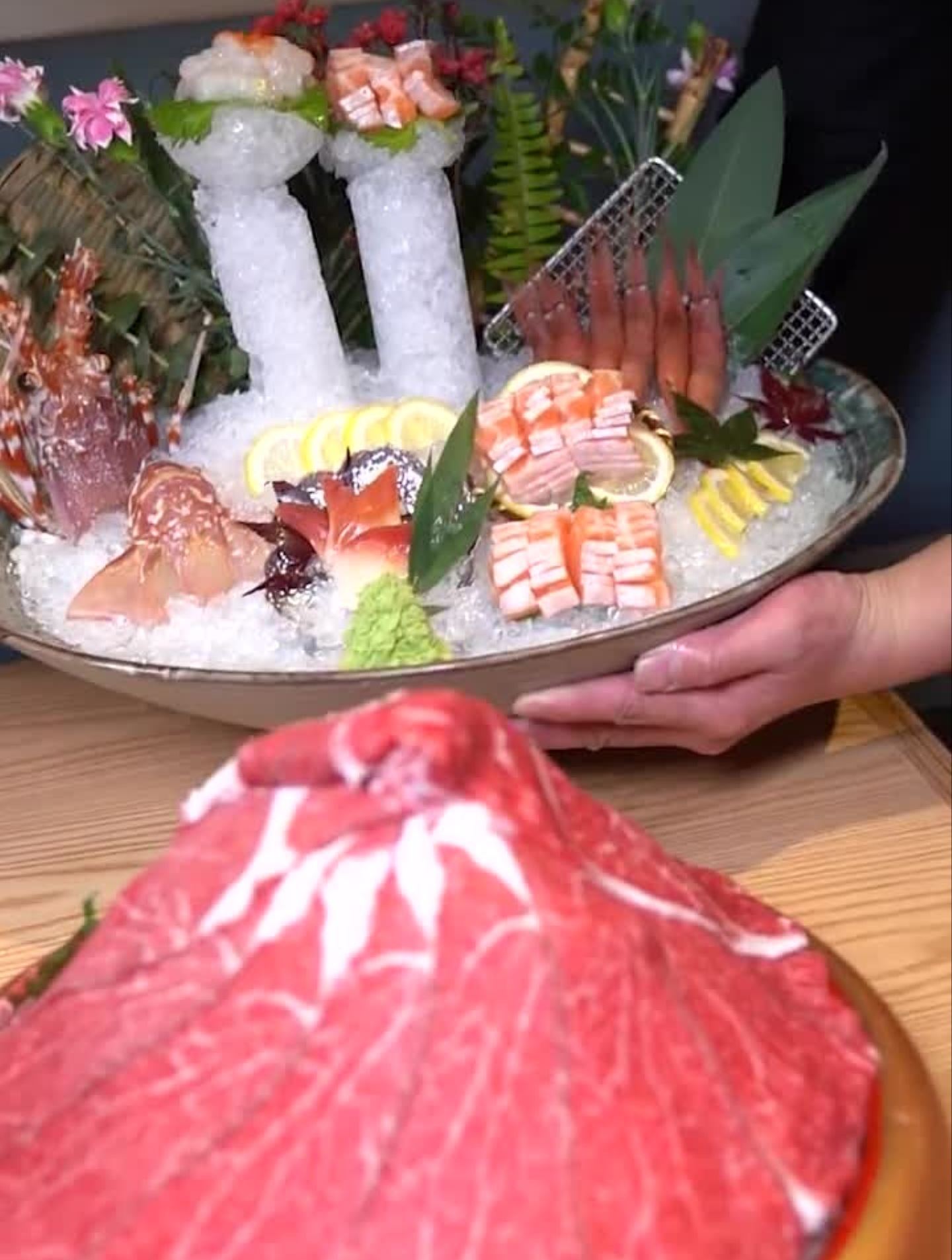 和牛蛋糕过生日就有?还有黄牛排号?探官成团吧