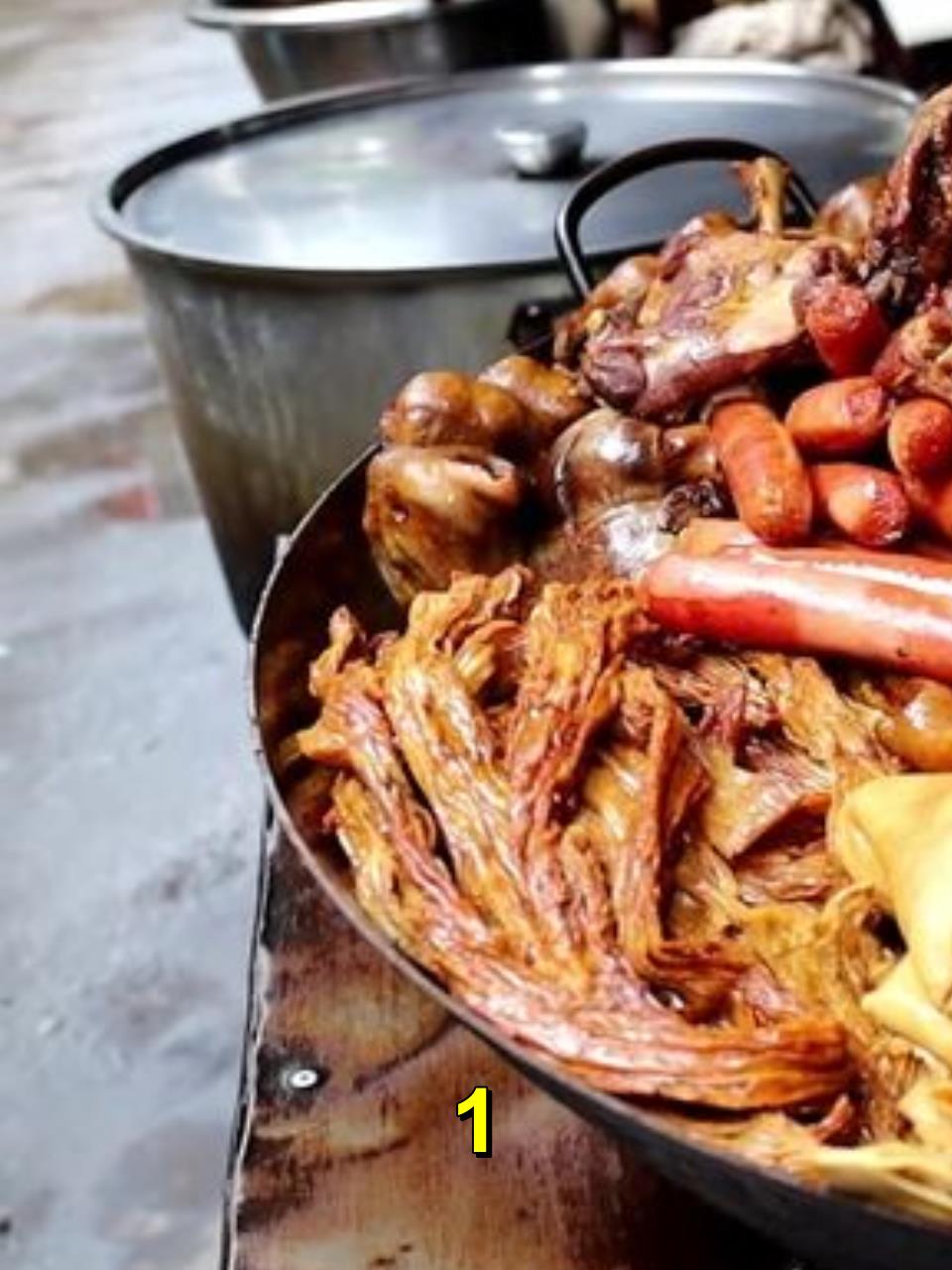 武汉街头卤菜,30年不过称不定价,爱来不来,你随意武汉 卤菜1