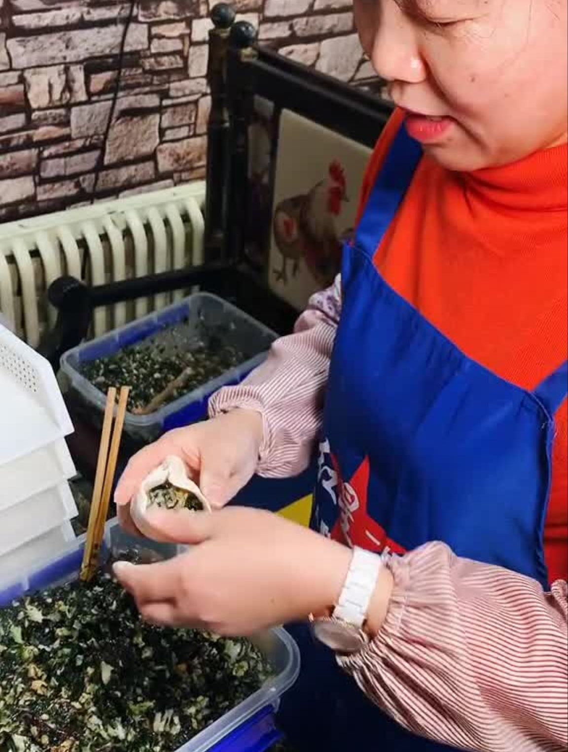 哈哈好开心,不用去开发区也能吃上我挚爱的海菜包子