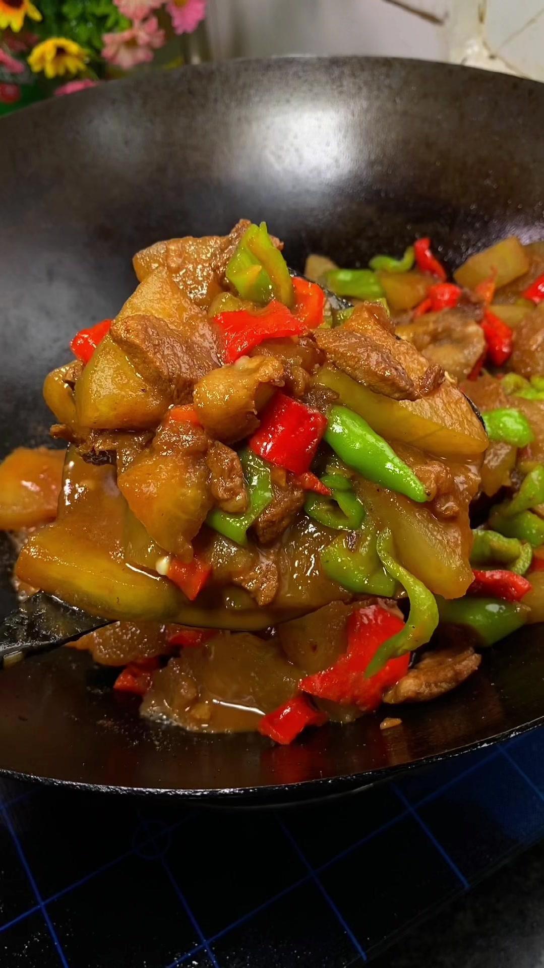 今天做的是,冬瓜炒肉