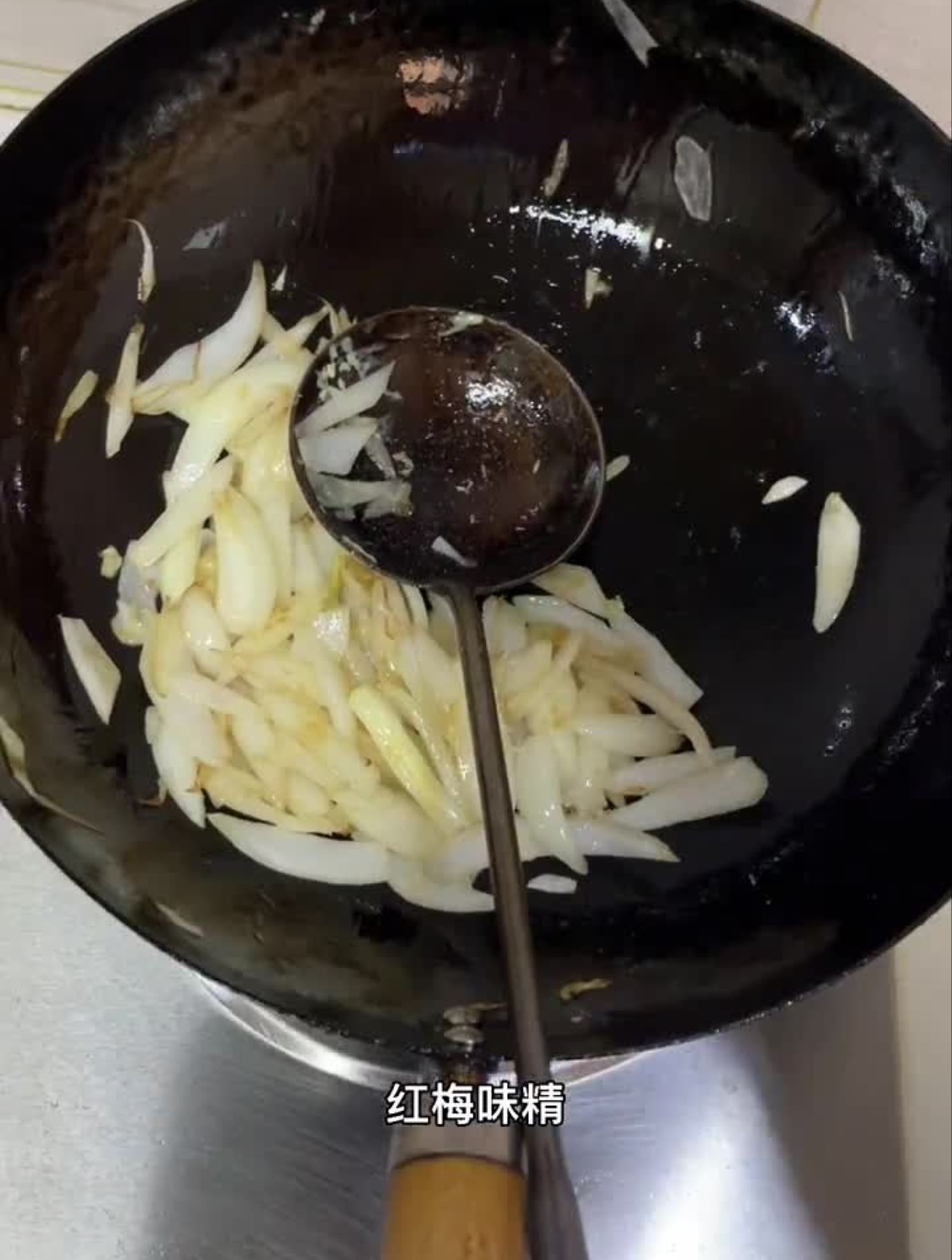 家庭版圆葱炒鸡蛋做法
