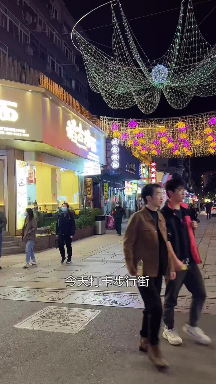小龙虾捞面和捞饭真的绝了,不好吃回来打我
