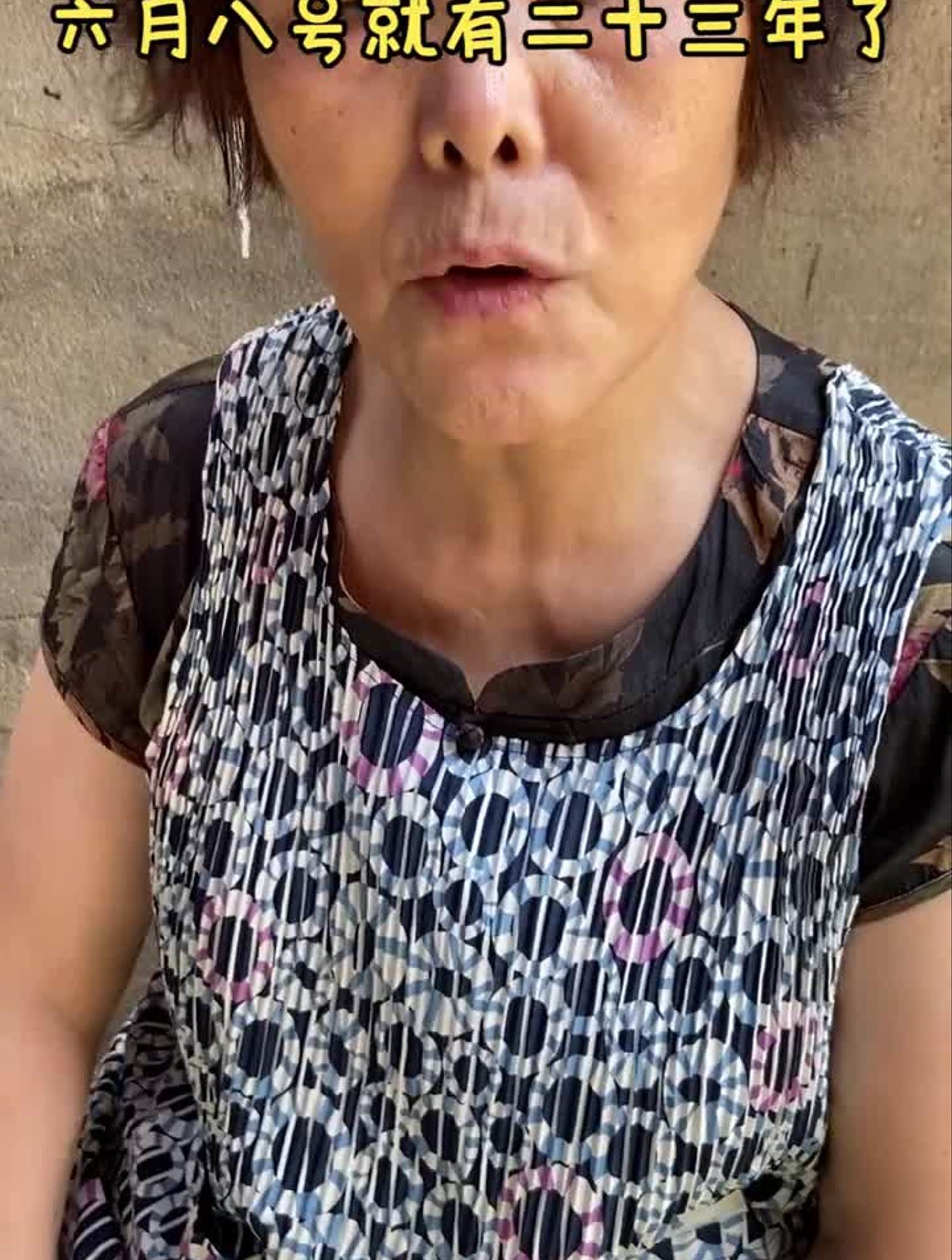 一百多种菜品人均二十吃到爽这家开了二十多年的小钵子蒸菜