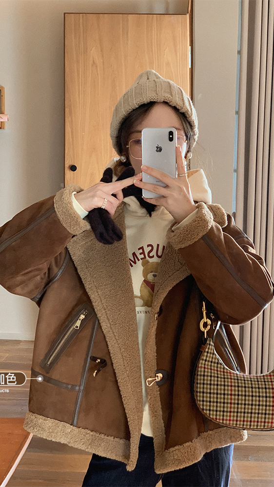 永远抗拒不了卡其色,这个色的机车服莫名更洋气