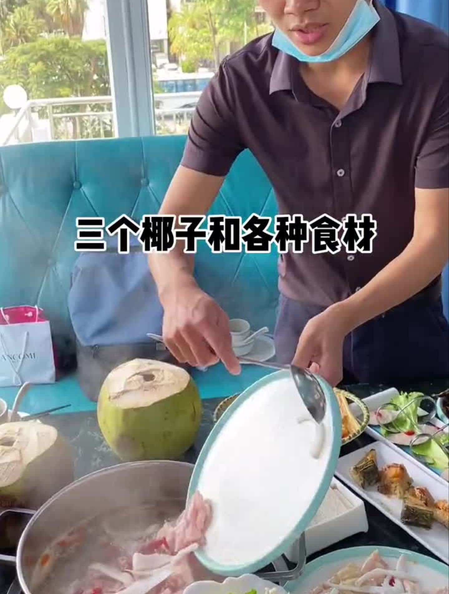 三亚本地人都会来吃的椰子鸡