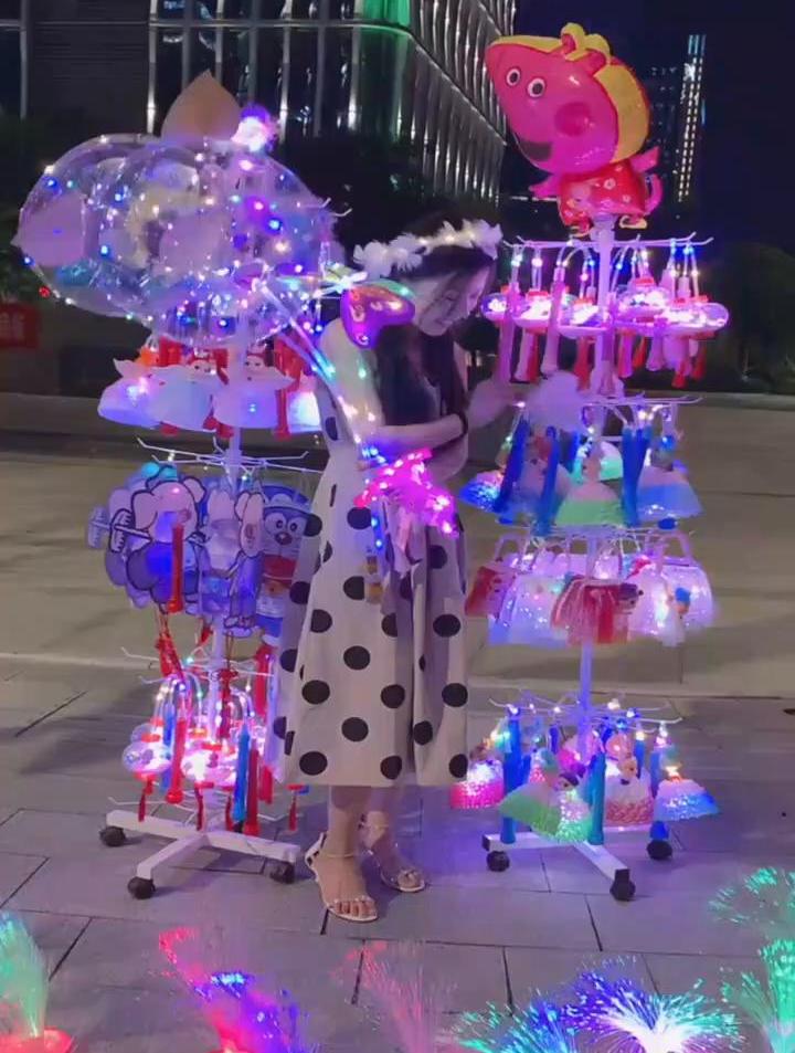摆摊卖早餐卖什么好,最新的发光电子玩具