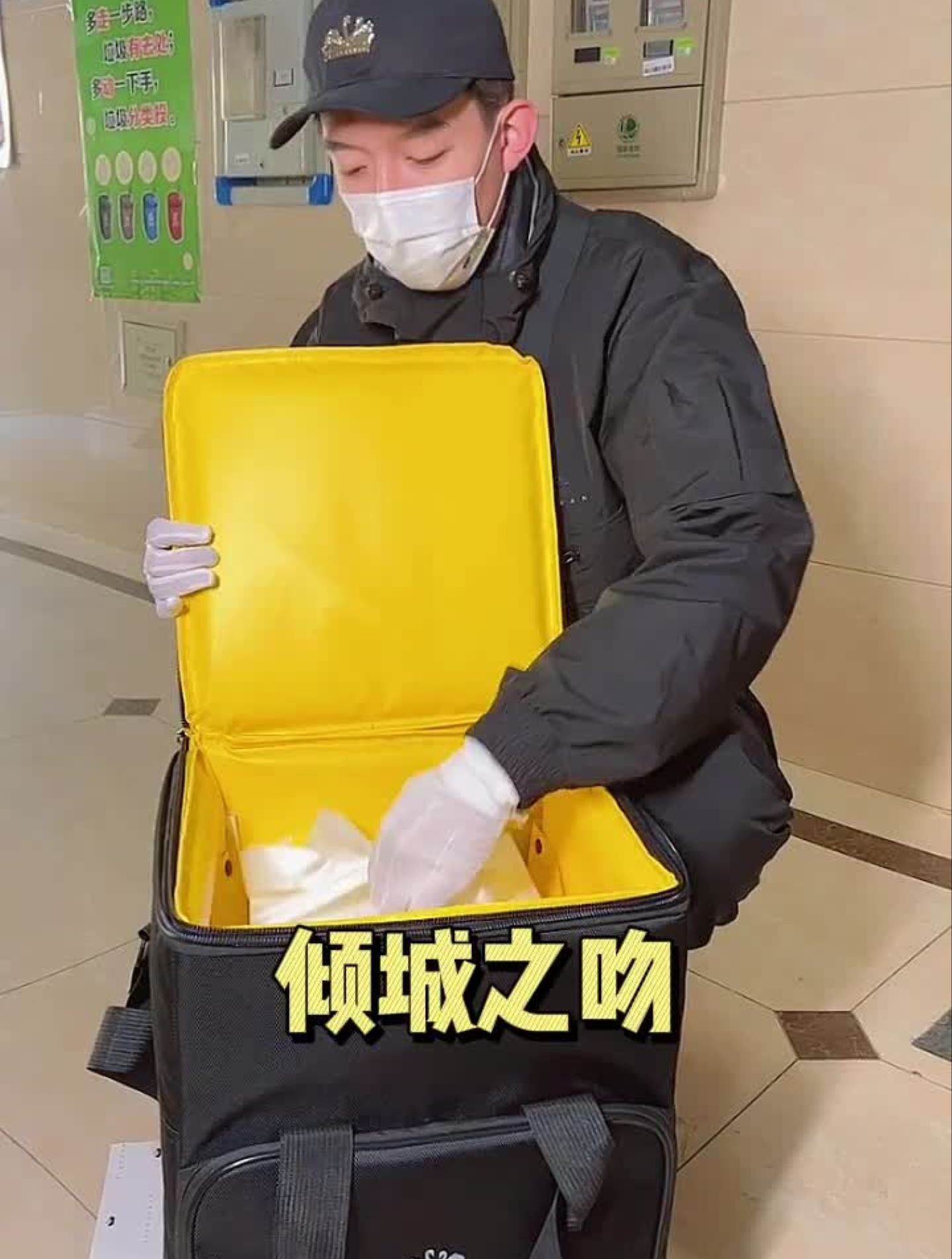 今年生日订了黑天鹅家的黑天鹅3999倾城之美蛋糕和家人们分享