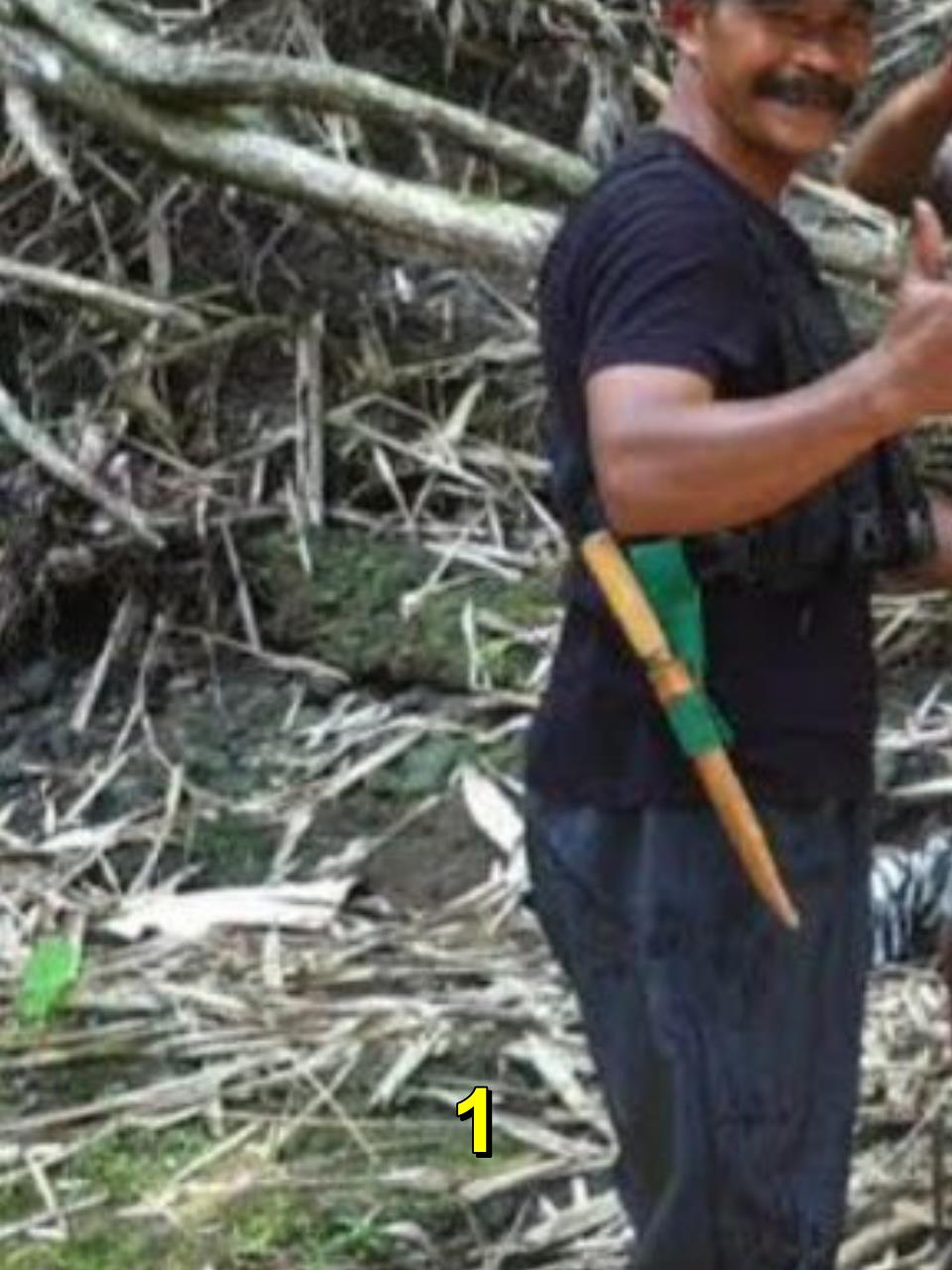 国外水库下游里,当地小伙组队抓淡水溪鳗,一条20斤5000块1