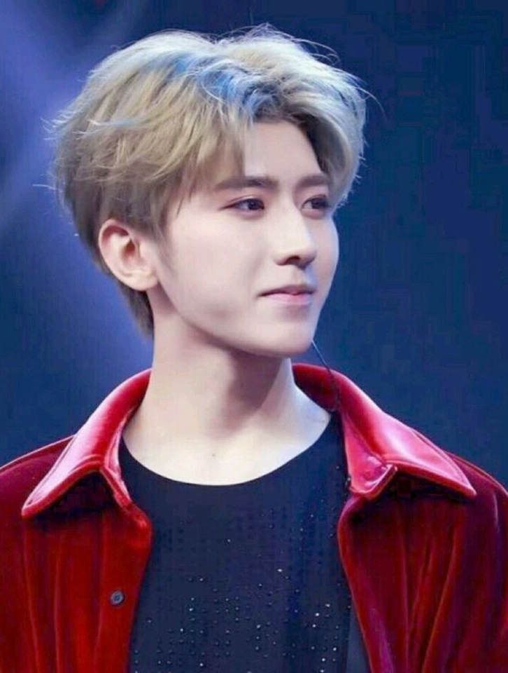 央媒点名怒批!“鸡你太美”为何能火遍全网?蔡徐坤到底做了啥3