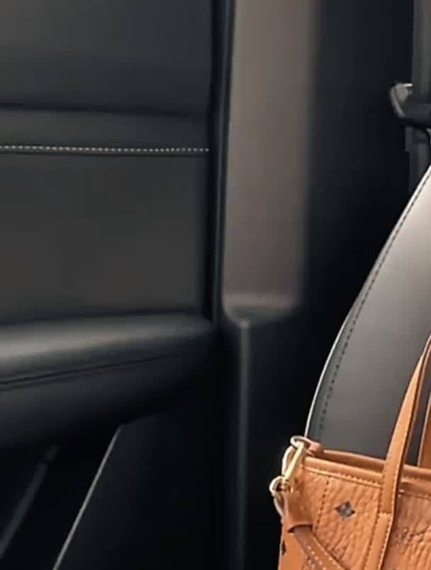 mcm女士菜篮子包精致又时尚,送女友就选它!