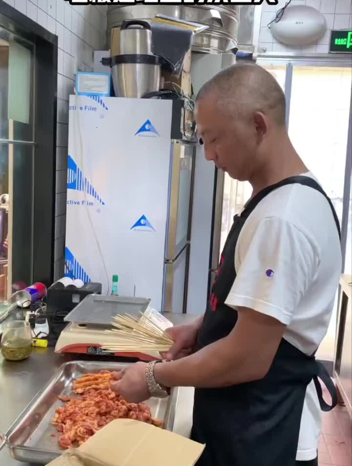 乐山无敌钵钵鸡,一元一串巨划算