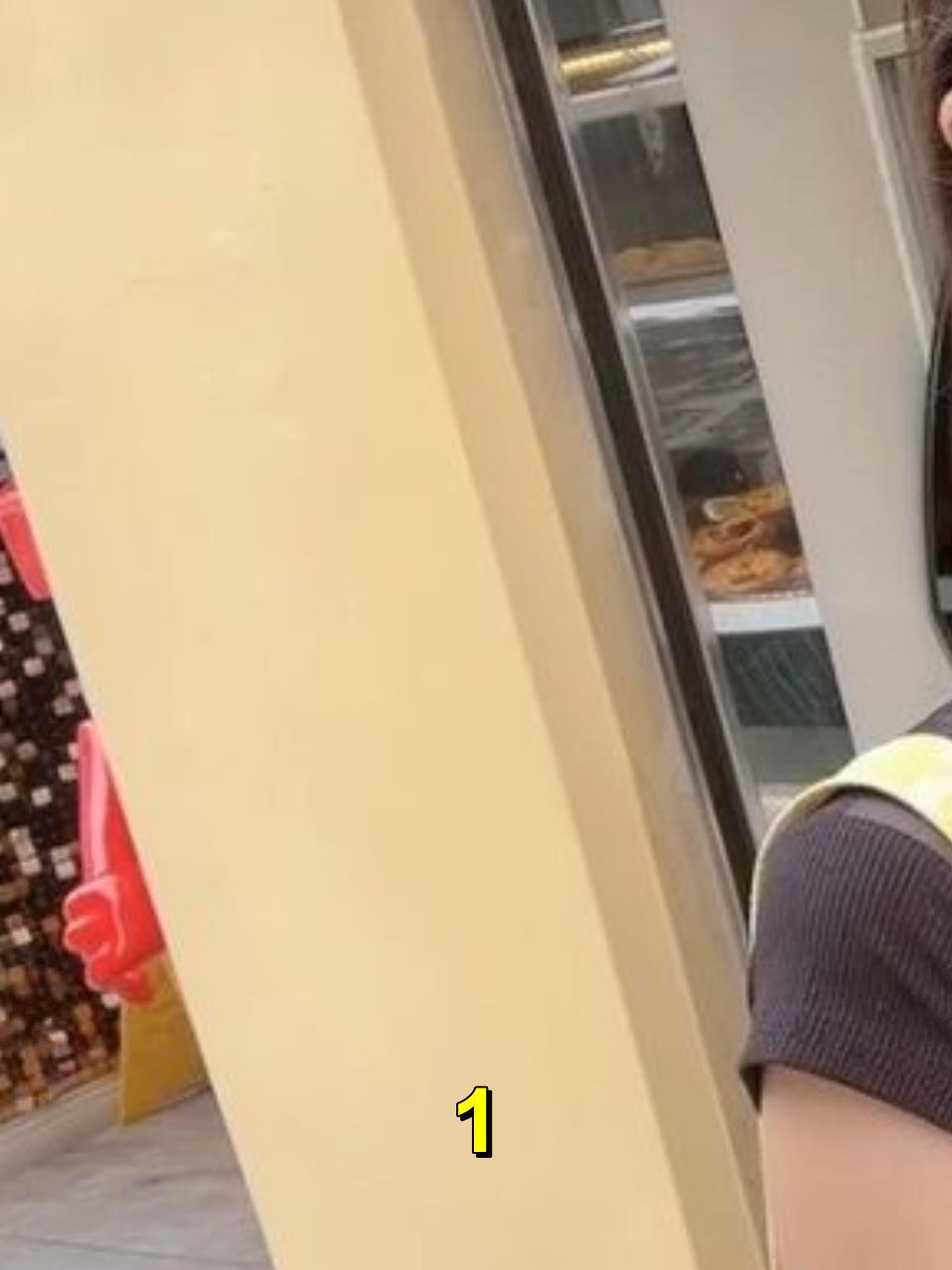 妹子在澳门吃蛋挞,嘴太大了,一口一个微胖女生 美食vlog1