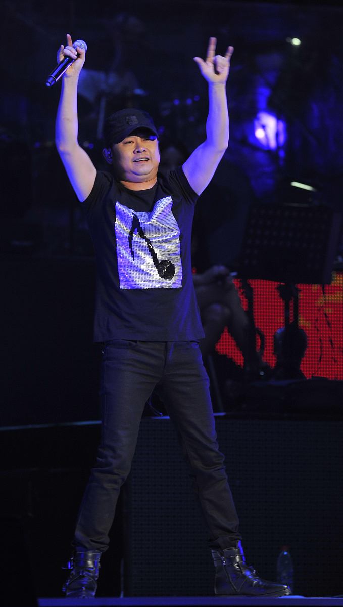 2011年5月21日,北京,2011刀郎"谢谢你"巡回演唱会的首站演出在北京万
