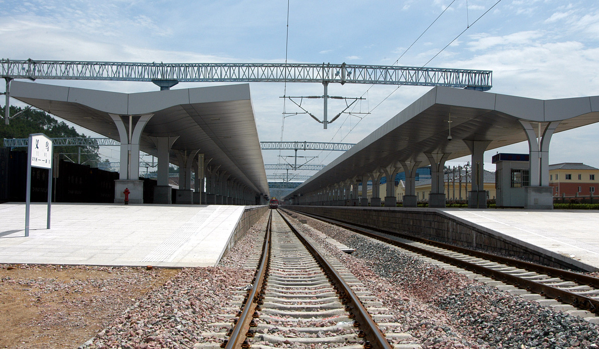 成都铁路学校热门专业推荐：机械、电气、通信