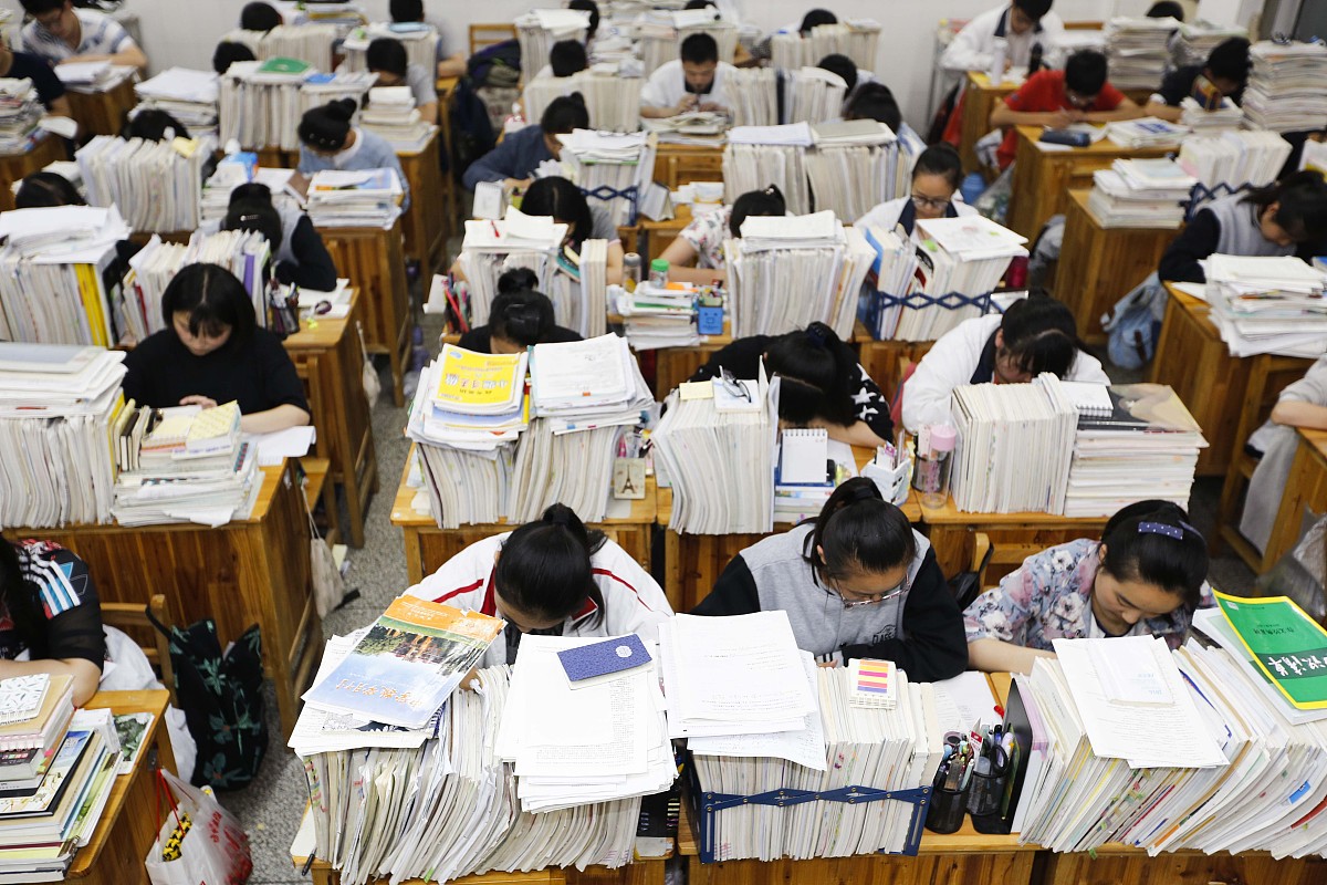 ***_***2016年5月24日,江苏连云港,在江苏赣榆高级中学,即将参加高考