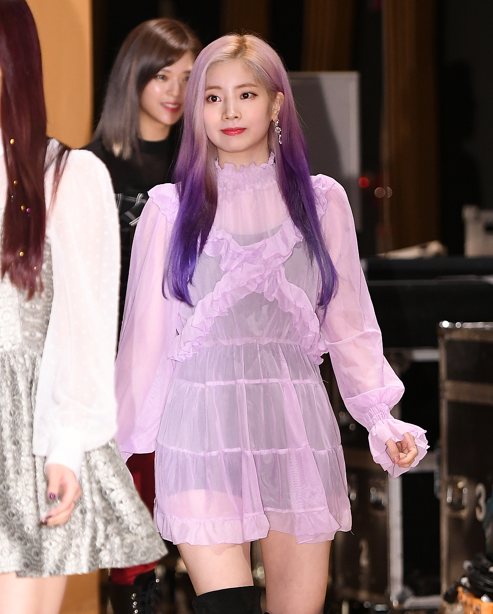 2018年11月8日,韩国首尔,明星参加《m! countdown》节目录制.***_***t