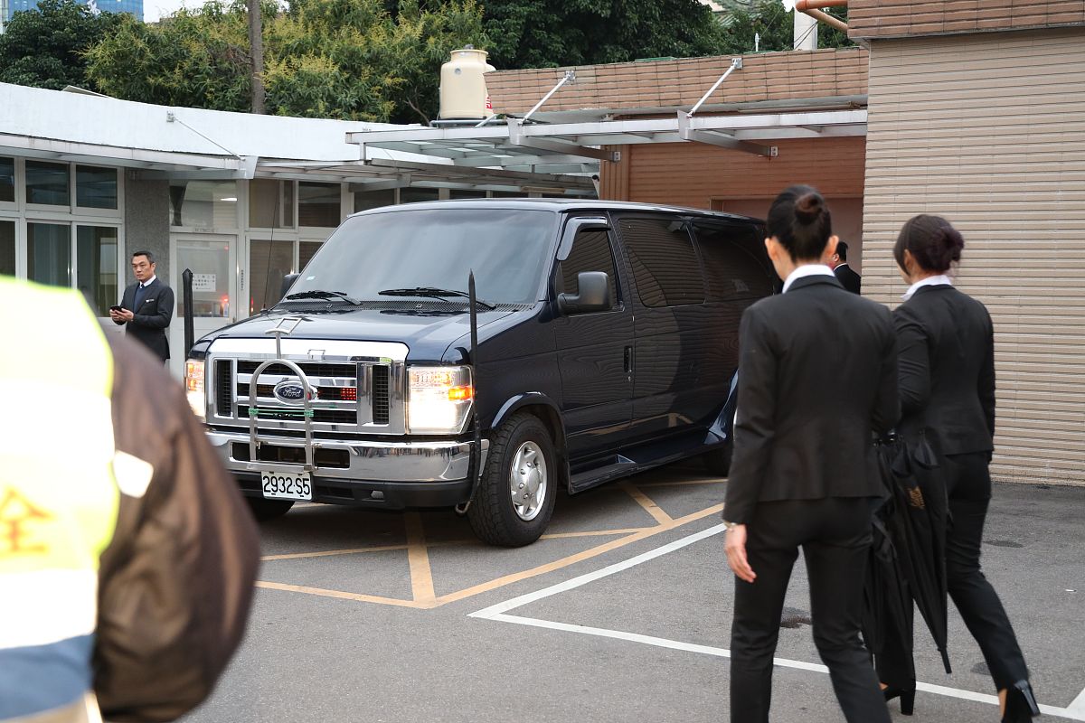 微信聊天如何发送视频？简单步骤轻松搞定