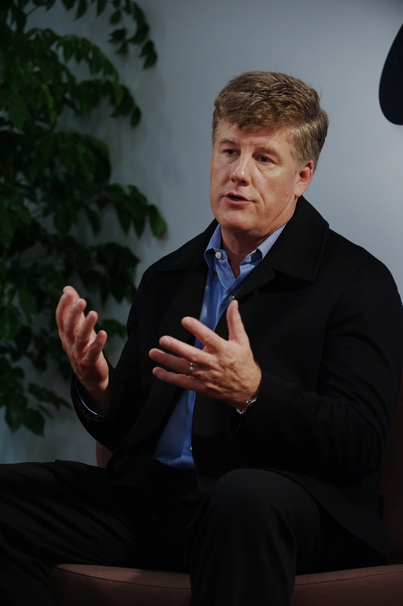 简要阐述《穷查理宝典》这本书的内容