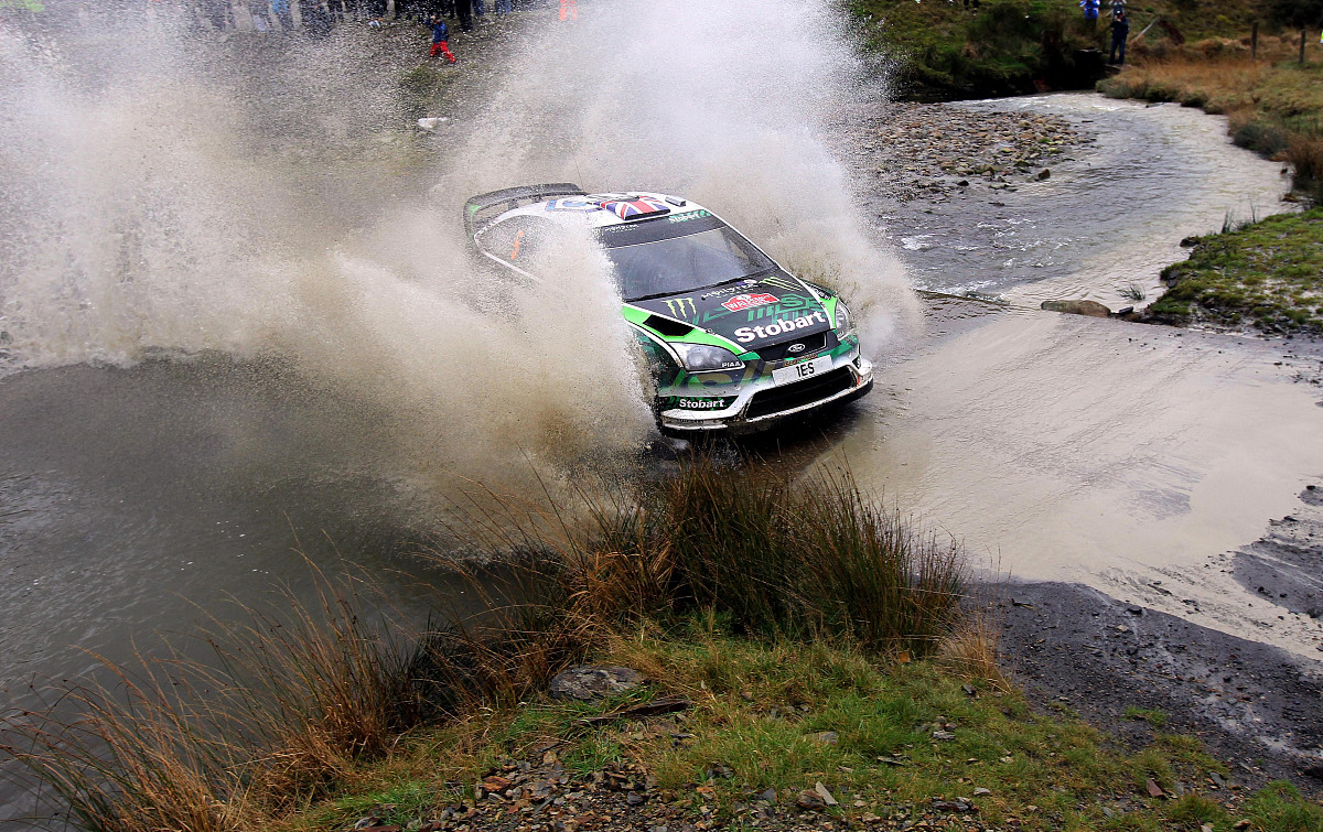 配电柜距离可燃物安全距离规范 - GB 50057-2010