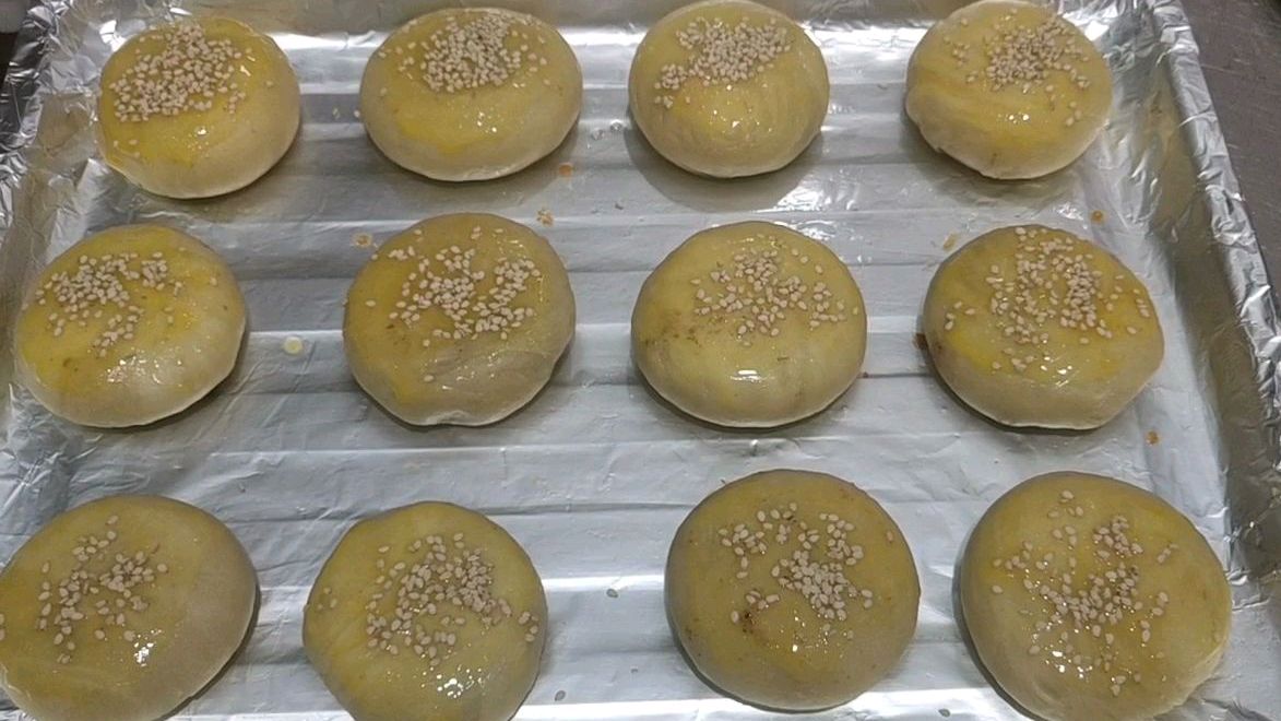 烤箱版的豆沙饼来了,酥、香,凉了也不硬哦!