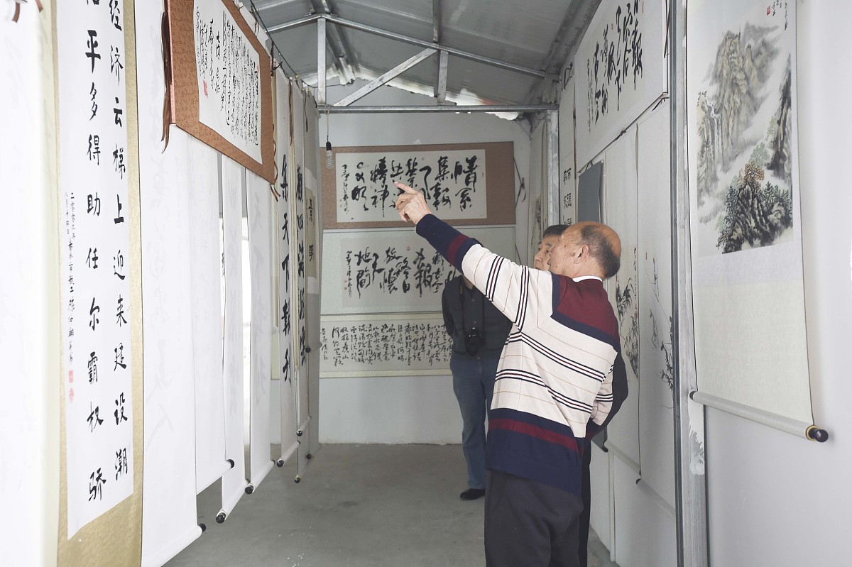 ***_***2017年4月2日,贵阳,刘玉智藏报馆.76岁的刘玉智,1963年开始藏