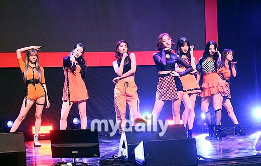 2019年3月20日,韩国首尔,女团momoland举办新专辑showcase.yeonwoo-06