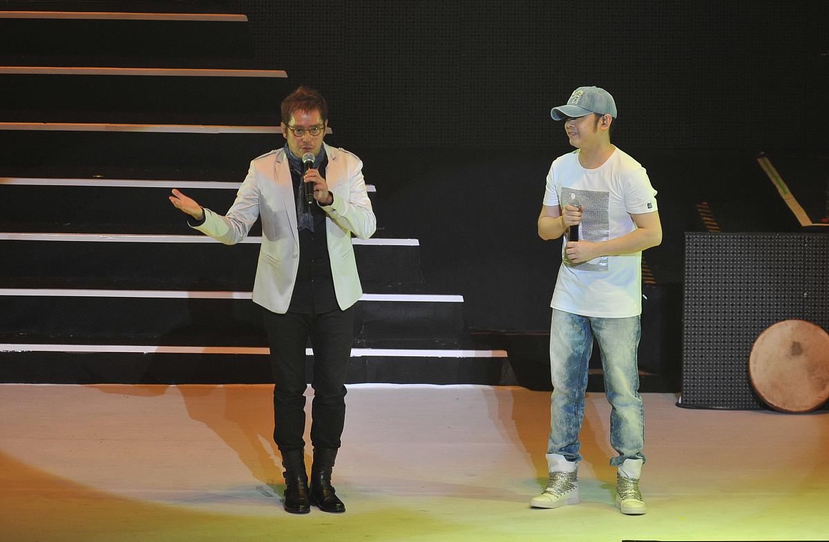 2011年5月21日,北京,2011刀郎"谢谢你"巡回演唱会的首站演出在北京万