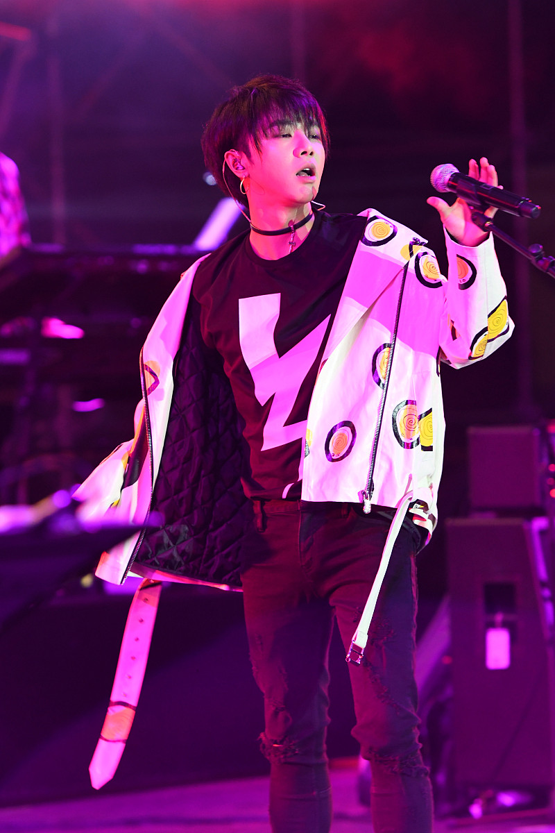 2017年4月22日,上海,b.i.g泛娱乐嘉年华.***_***华晨宇