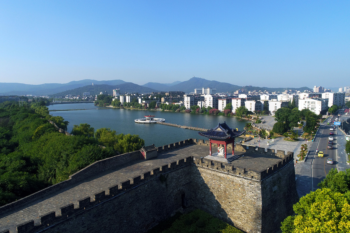 ***_***2017年7月25日,湖北襄阳,南城北市,古城与新城隔江相望.襄阳明