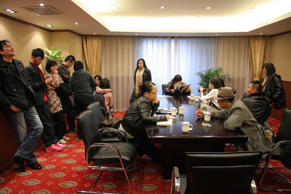 你现在的身份是论文作者请阐述招商信诺人寿 保险公司营销人员培训体系的优化原则和目标