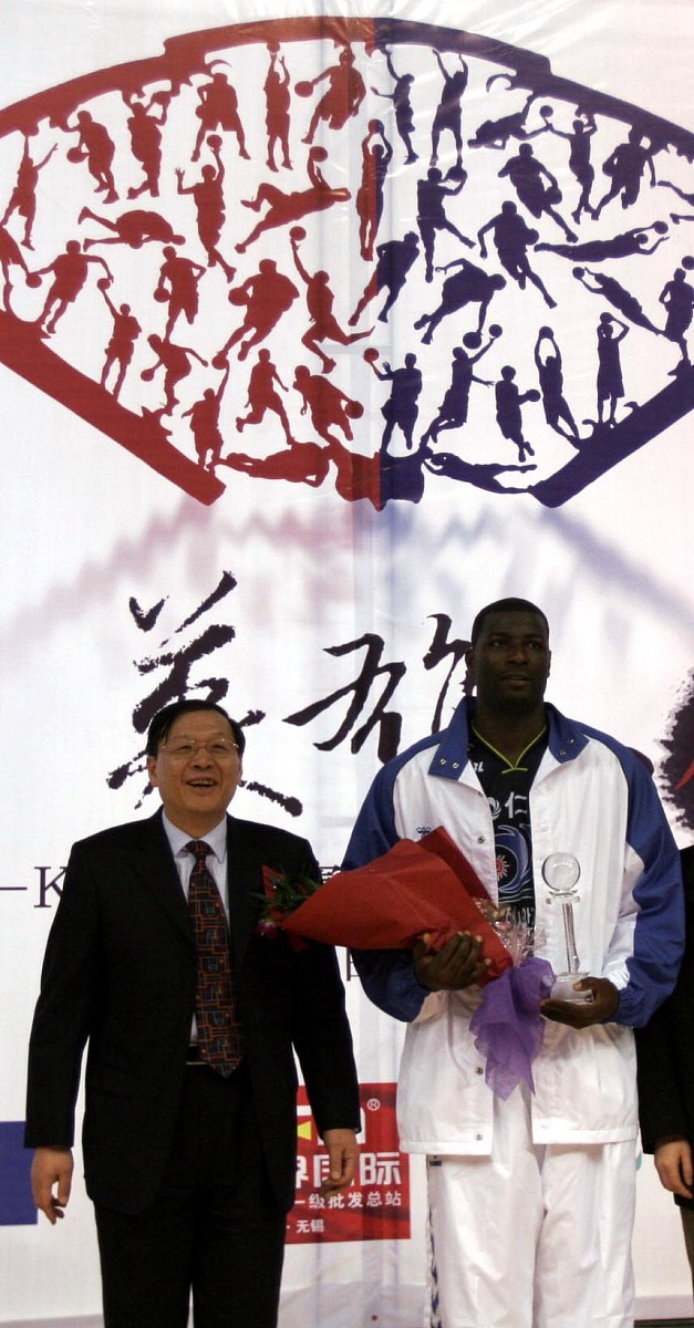 穆罕默德·阿里：跨越时空的伟大拳手与社会活动家