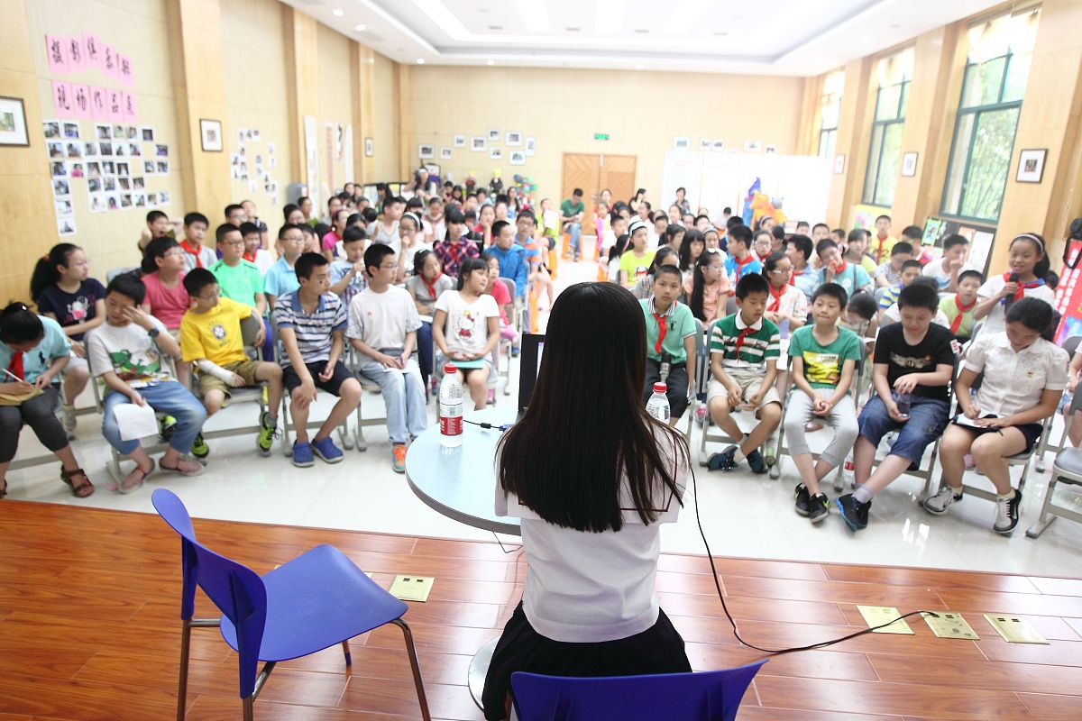 重庆2021年女生适合幼师学校吗