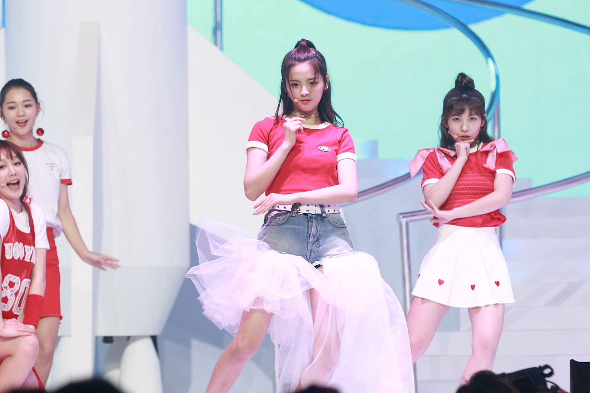 谷爱凌：从火箭少女101到个人发展，实力歌手的蜕变之路