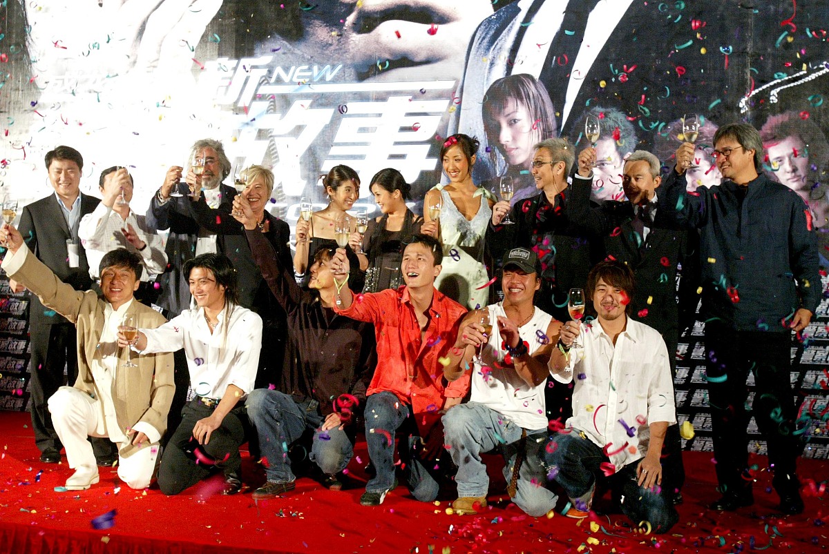 成龙携手吴京现身塔沟武校，两人为何同行？