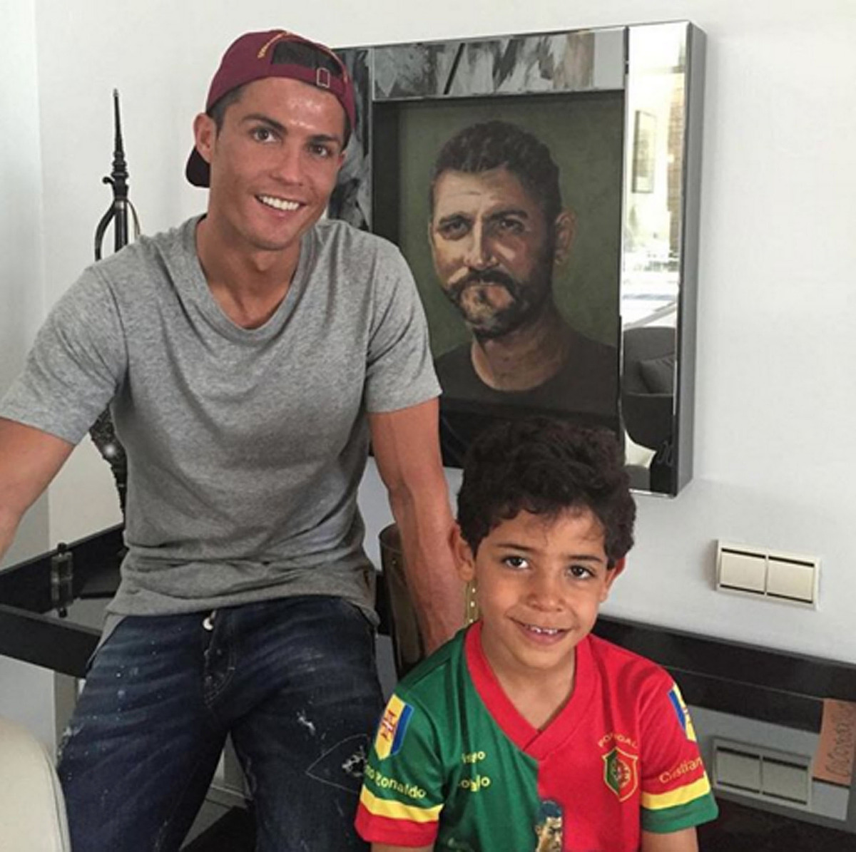 克里斯蒂亚诺·罗纳尔多是哪个国家的人