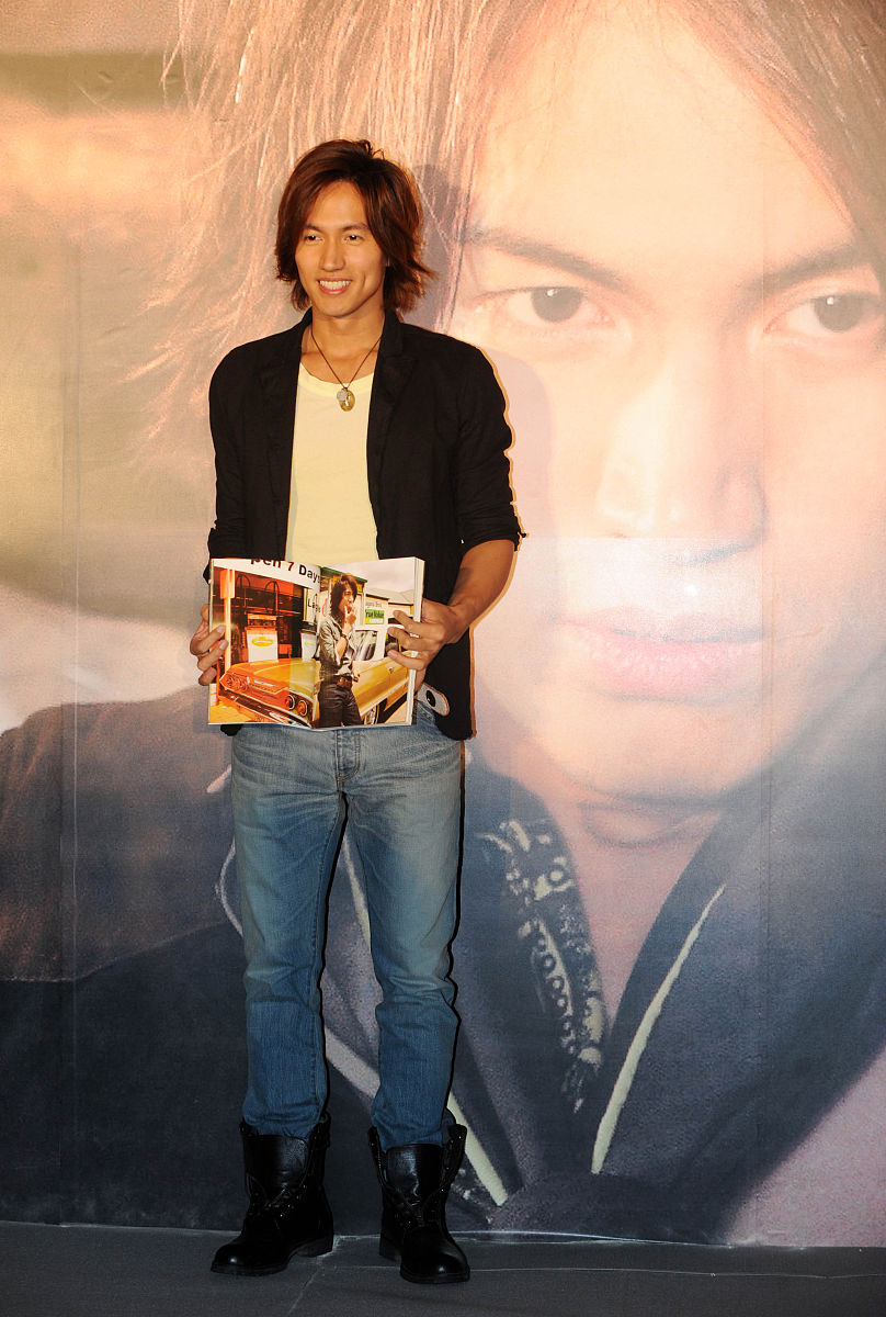 2010年6月10日,北京,言承旭《9314男人与男孩》写真集发布会.言承旭++