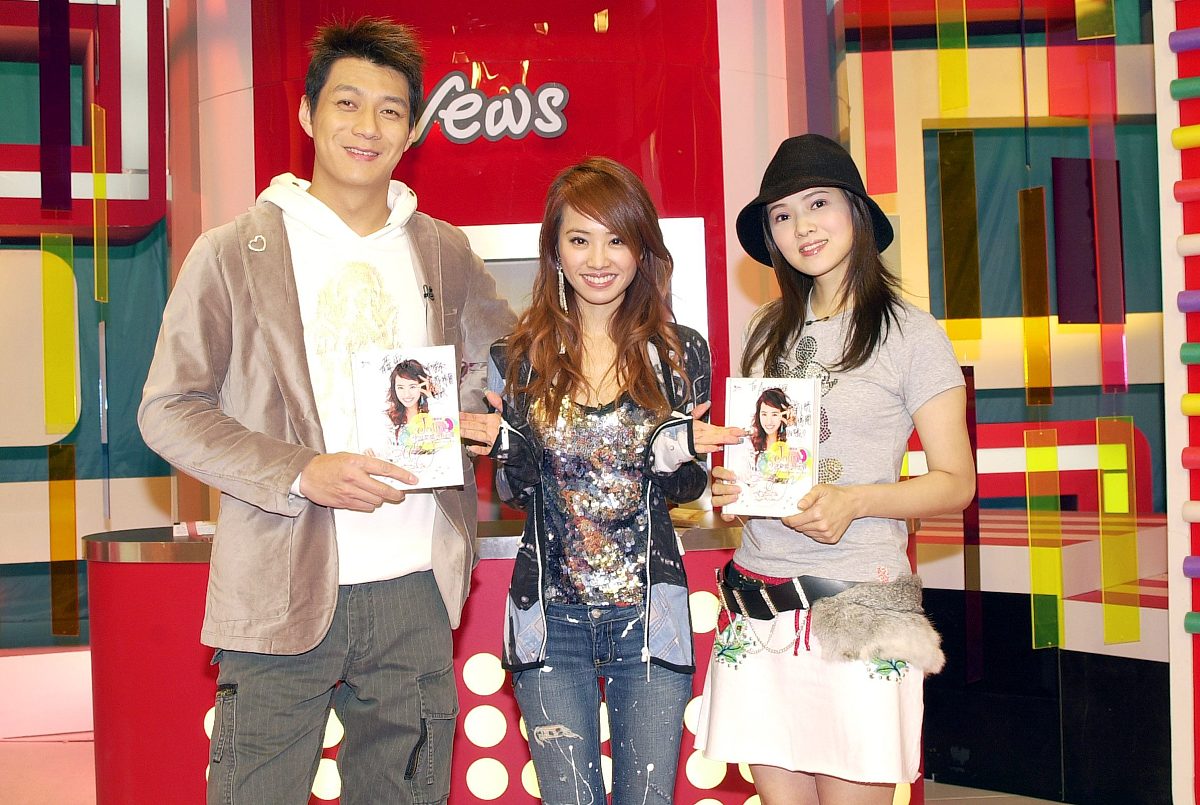 2005年3月10日,小天后蔡依林参加tvbs-<strong>g</strong>《娱乐新闻》宣传活动.