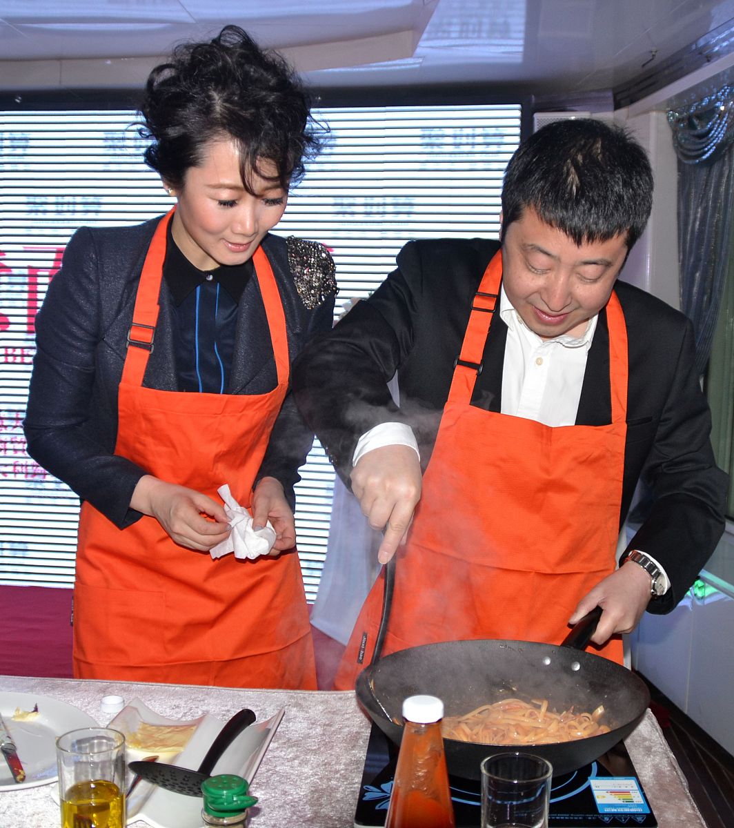2014年03月17日,上海,淘宝聚划算中意面对面活动在黄浦江游艇上举行.