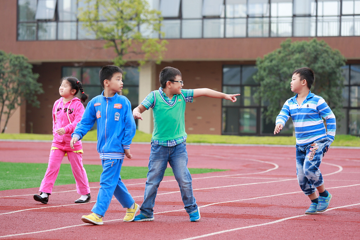 ***_***2014年9月19日,江西九江市,双峰小学一年级的小学生课余时间在