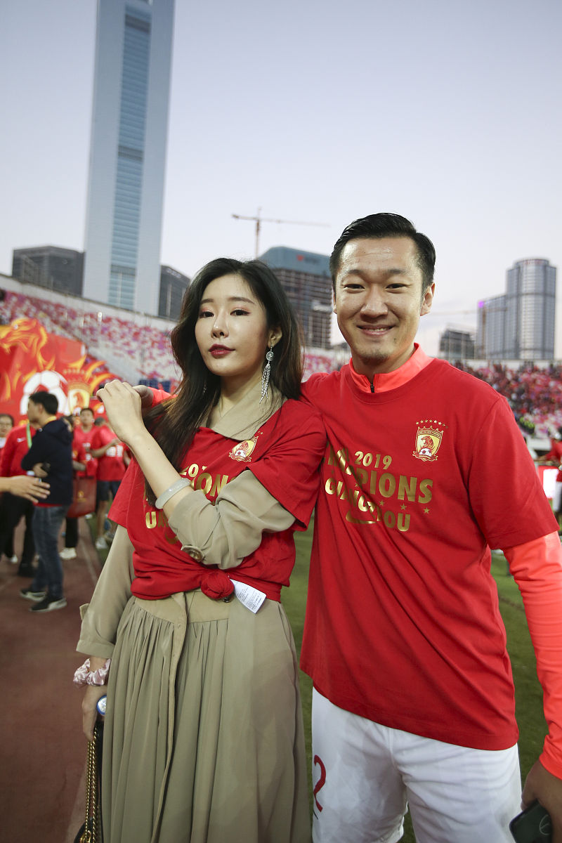 2019年12月1日,广东广州,2019中超第30轮,恒大淘宝3-0申花,赛后恒大众